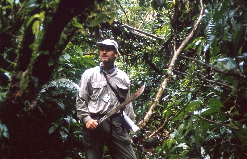 Bruce_machete_Amazon.jpg